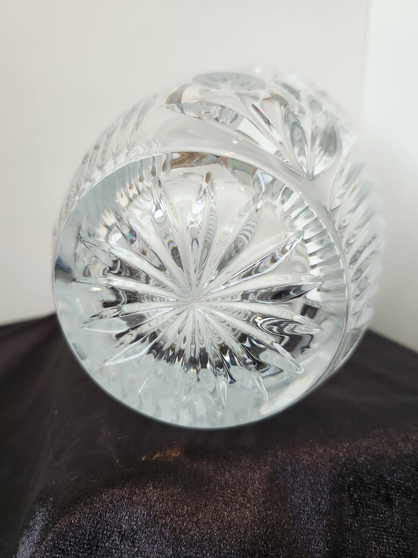Large Polina Saw-Tooth Edge Crystal Vase